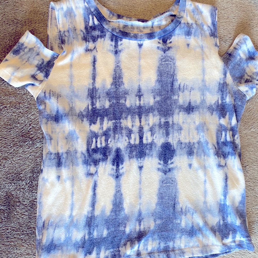 Hollister off the shoulder cropped tee